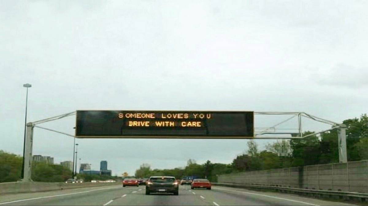 شکوندی قلبمو باز مثل دیوونه ها میزنم ساز